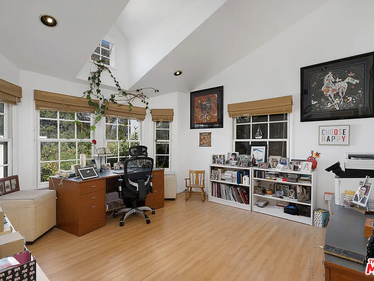 3331 Bennett Dr — Photo 23