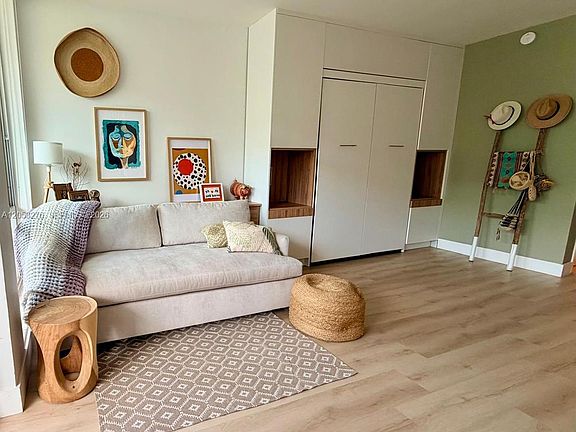 3rd image of 700 Biltmore Way APT 308