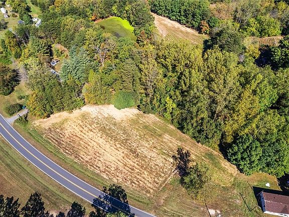 5th image of 138 Jared Dr