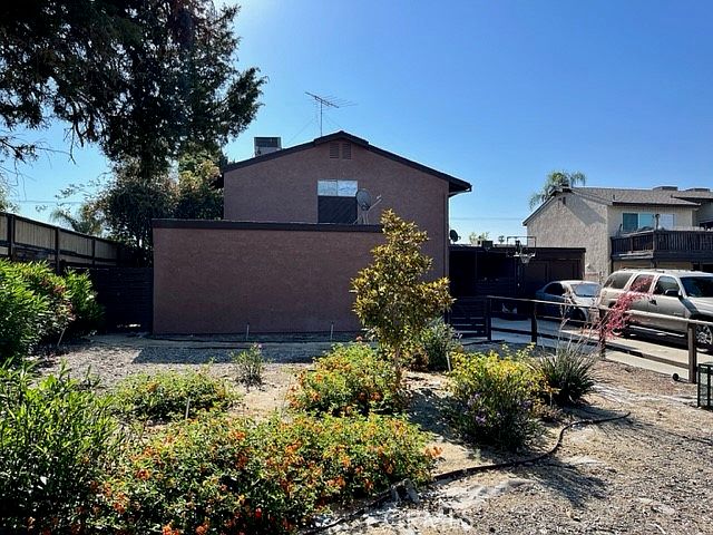 1st image of 858 Douglas Ct