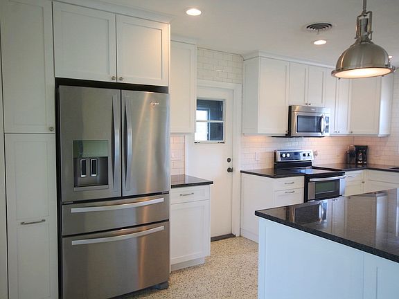 2nd image of 9477 Treasure Ln NE