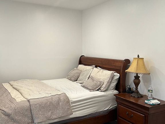 5th image of 178 Brittle Ln