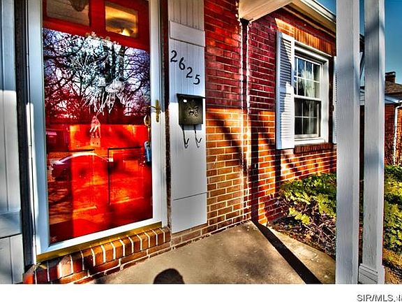3rd image of 2625 Benton St