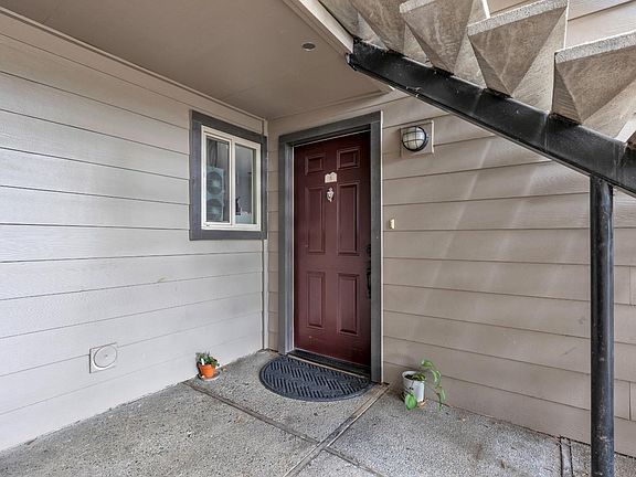3rd image of 3715 Tallyho Dr APT 5