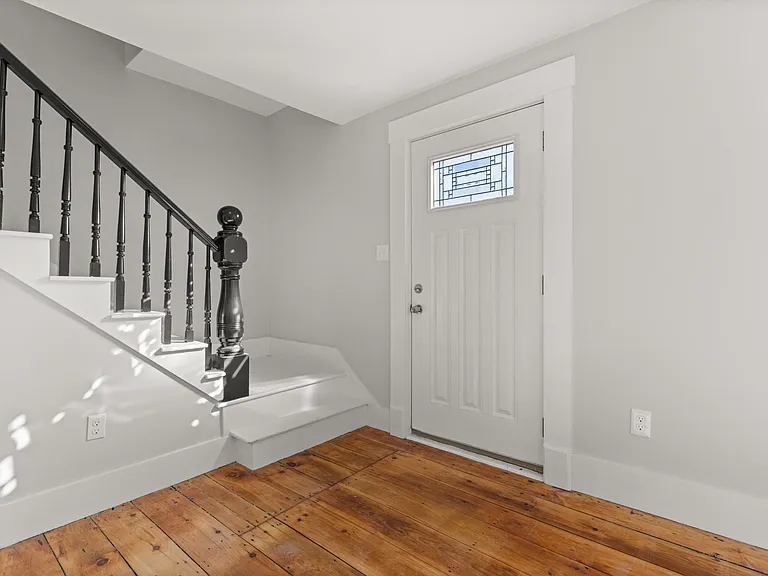 30 Meader St — Photo 2