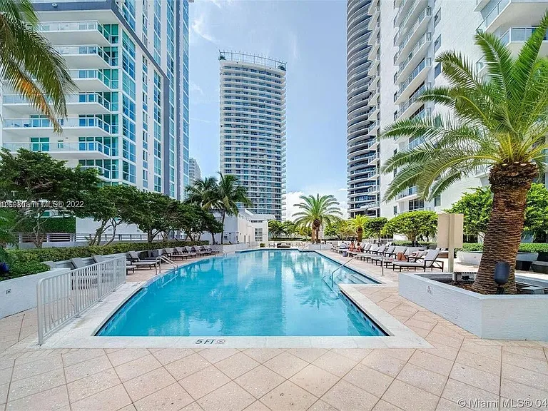 1050 Brickell Ave #812 — Photo 8
