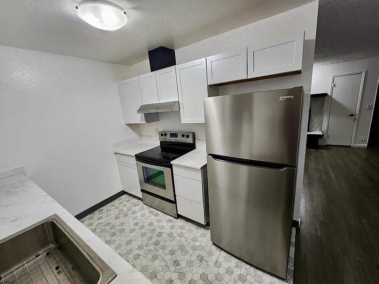 12401 Landmark St #8 — Photo 7