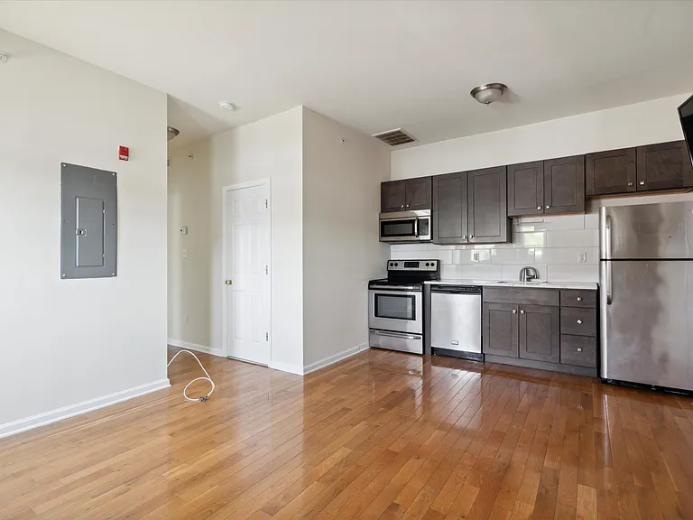 1519-21 N 16th St #41 — Photo 13