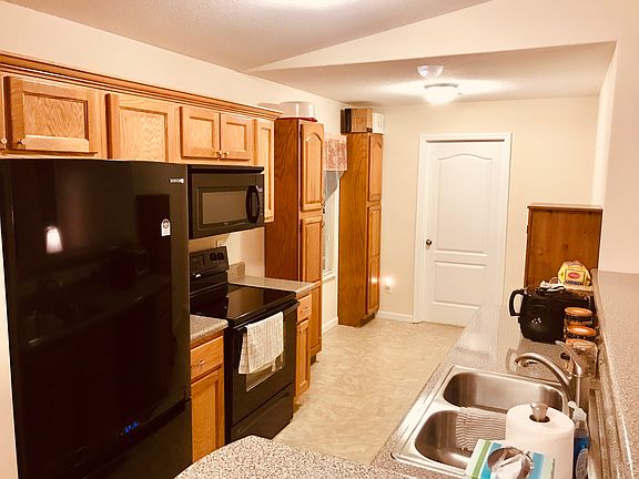 5th image of 1404 Creekwood Dr