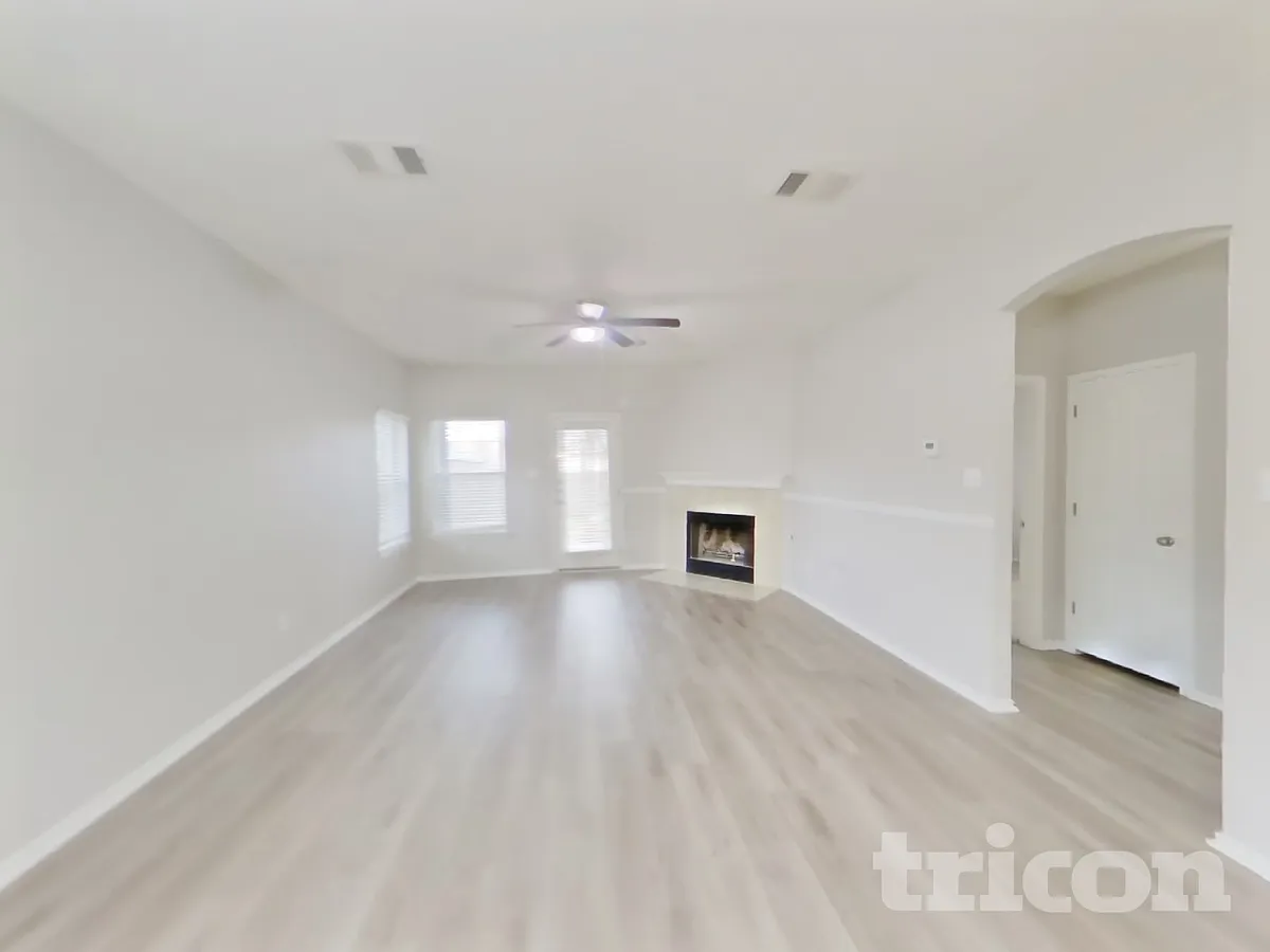 Building Photo - 705 Pampas Ricas Dr