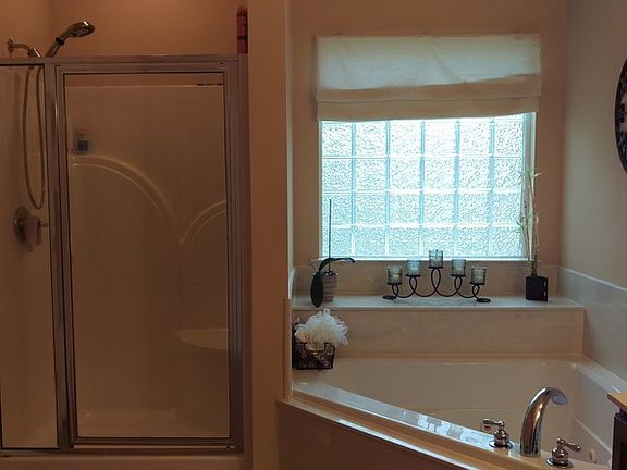 5th image of 346 Madewood Dr