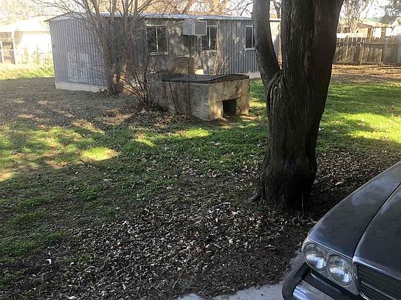 3rd image of 713 Park St