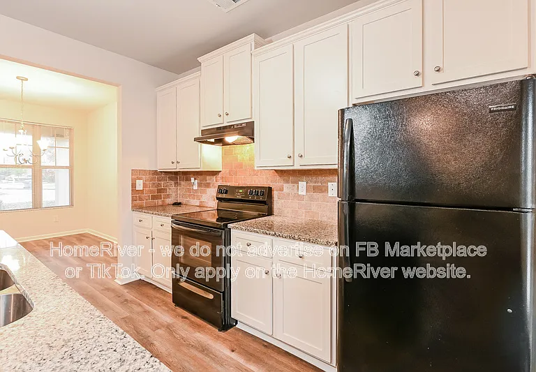 196 Daisy Cir — Photo 4