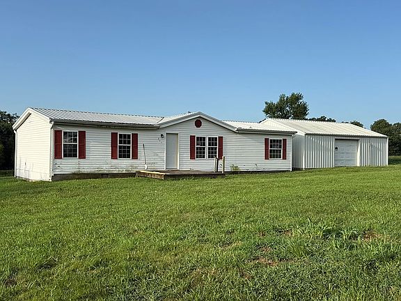 2nd image of 255 Sycamore Ct