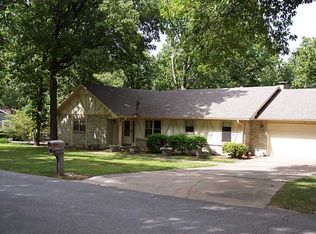 8585 Par Ln, Rogers, AR 72756