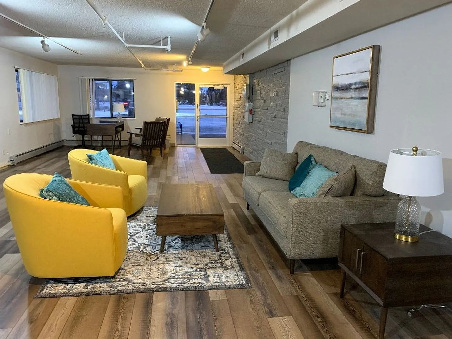 Bluffview Apartments — Photo 1