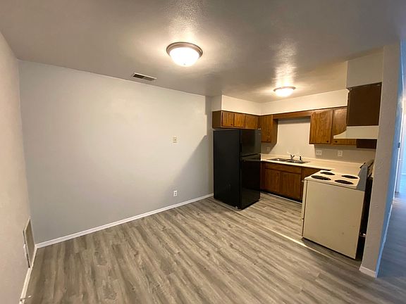 2nd image of 1107 Koch St #5