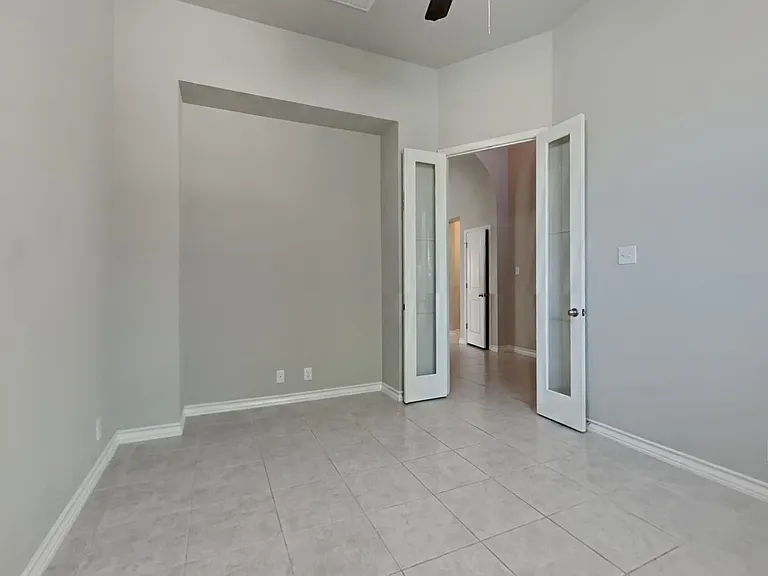 Minimalist living space with n