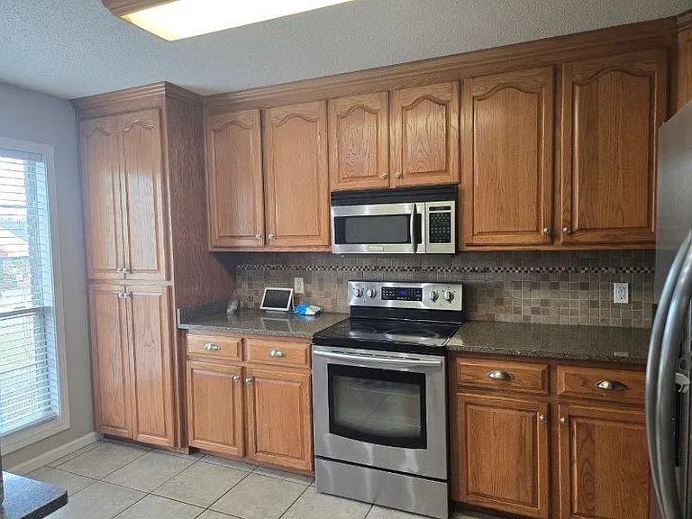 108 Fieldstone Dr — Photo 4