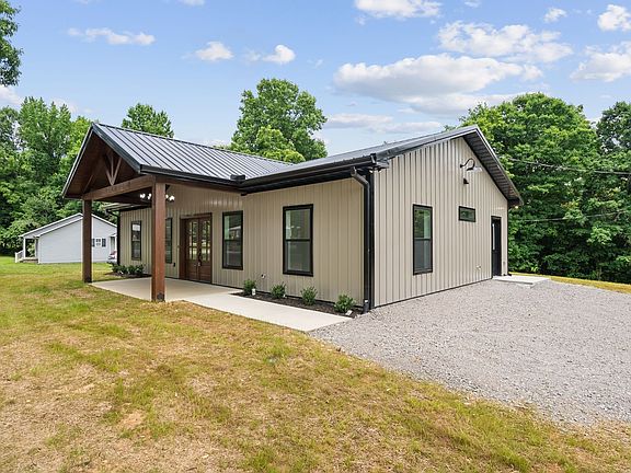 4th image of 701 Oak Grove Rd