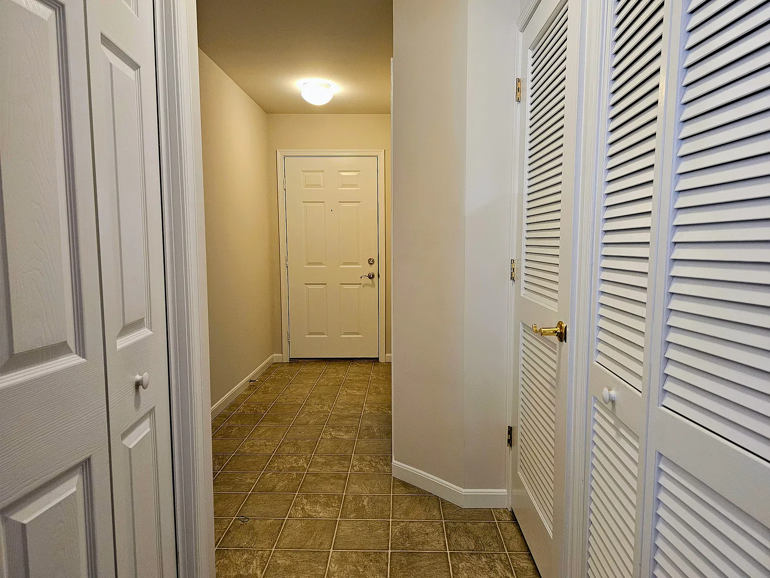 2 bed, 940 sqft, $1,595 — Photo 3
