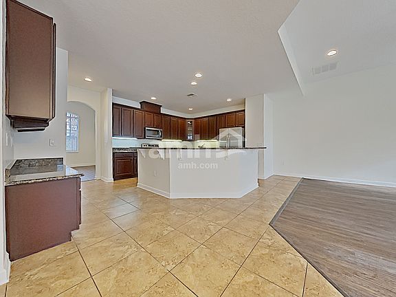 5th image of 444 Duff Dr