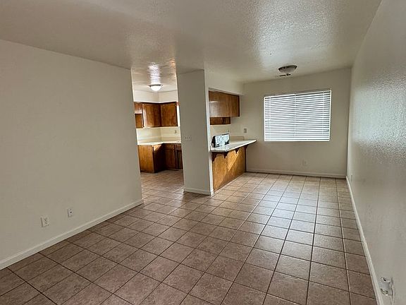 4th image of 103-115 W Sonora Ave #105