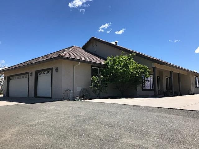 1st image of 1376 E Lawson Dr #3