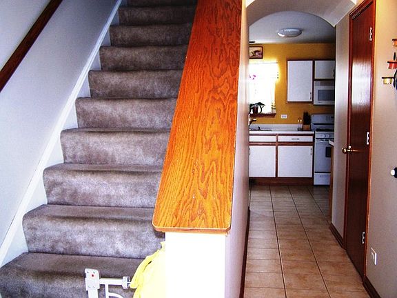 4th image of 617 Spicebush Ln