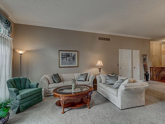 4th image of 10845 Sawgrass Ct