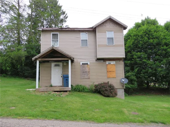 1371 Work St, Crescent, PA 15046