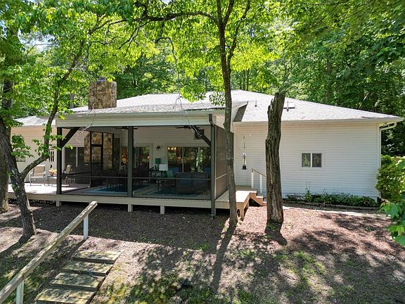 3rd image of 198 Riverbend Dr