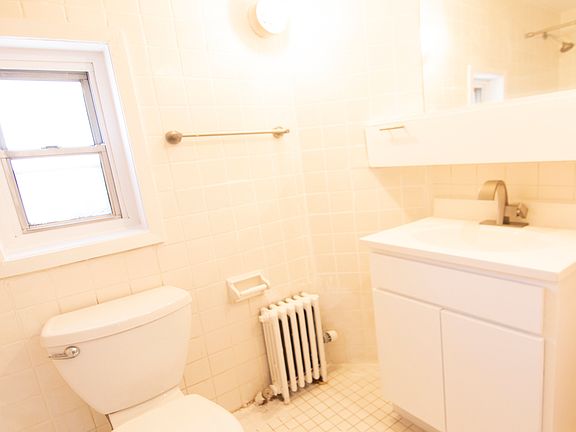 5th image of 305 W 90th St APT 1A