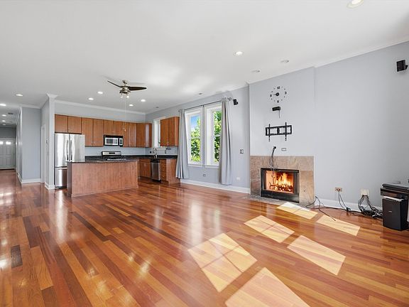 3rd image of 2204 N Natchez Ave APT 3N