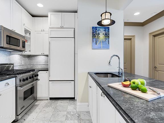 4th image of 261 W 112th St #4C