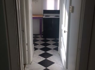 1213 E Jefferson St APT B, Bloomington, IL 61701