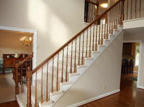 4th image of 55 Burch Dr