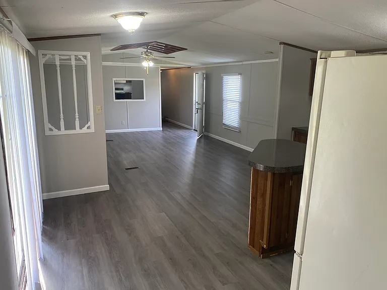 12731 Clearwater Dr — Photo 7