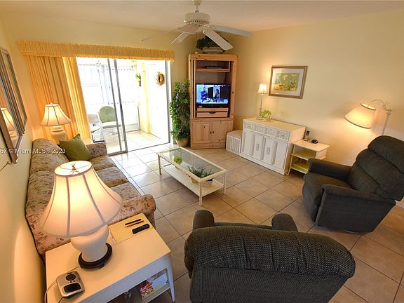 4th image of 2834 Crosley Dr E APT D