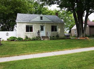 1162 Riverview Dr, Kewaskum, WI 53040