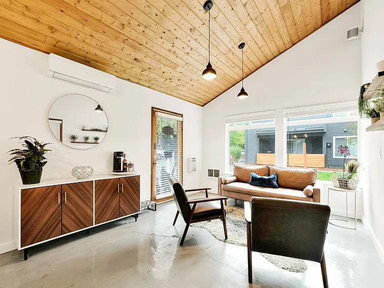 Leasing Office