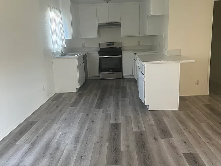 Cordary Apartments — Photo 22