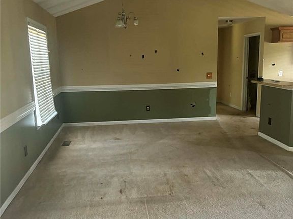 4th image of 124 Sycamore Ct