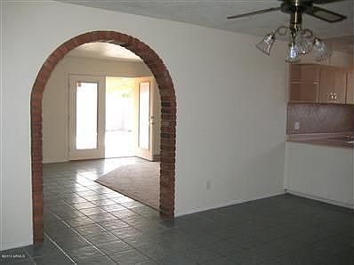 5th image of 2950 N 50th Dr