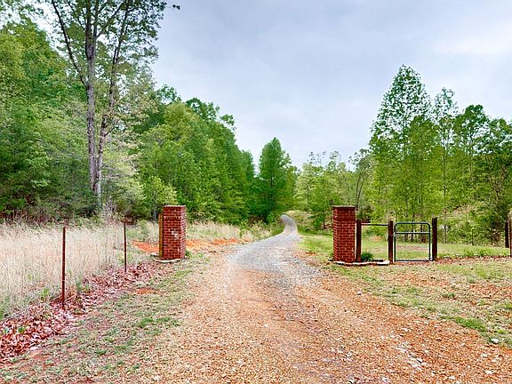 5th image of 48 Sweet Springs Rd