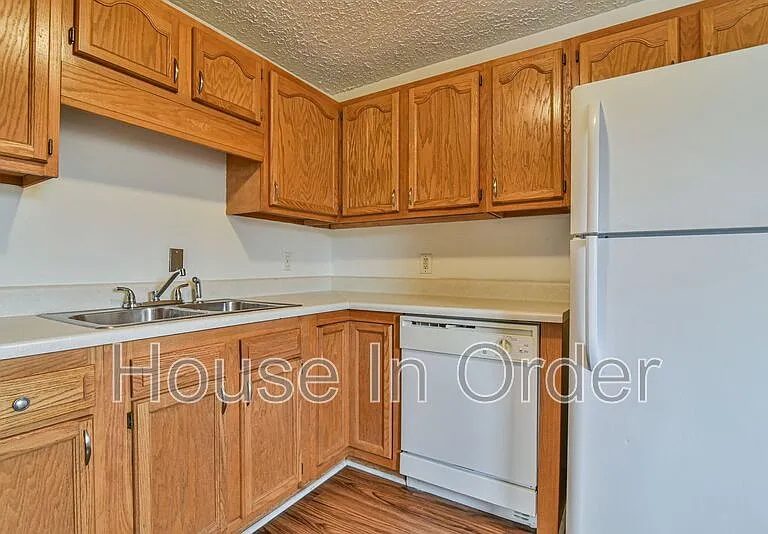 580 Fairview Rd #B — Photo 10
