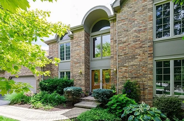 601 Fairway View Dr photo 1