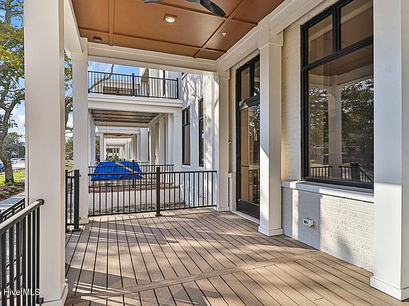 4th image of 805 Mulberry Street #106