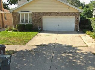 5449 Suffield Ter, Skokie, IL 60077
