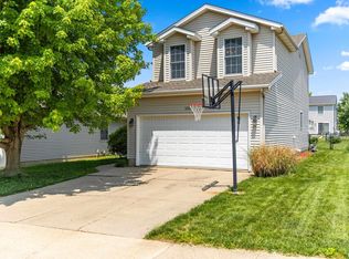 2327 W Miners Dr, Dunlap, IL 61525